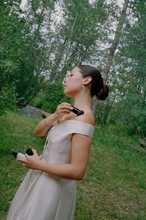 Load image into Gallery viewer, Jadeite Pearl Earrings