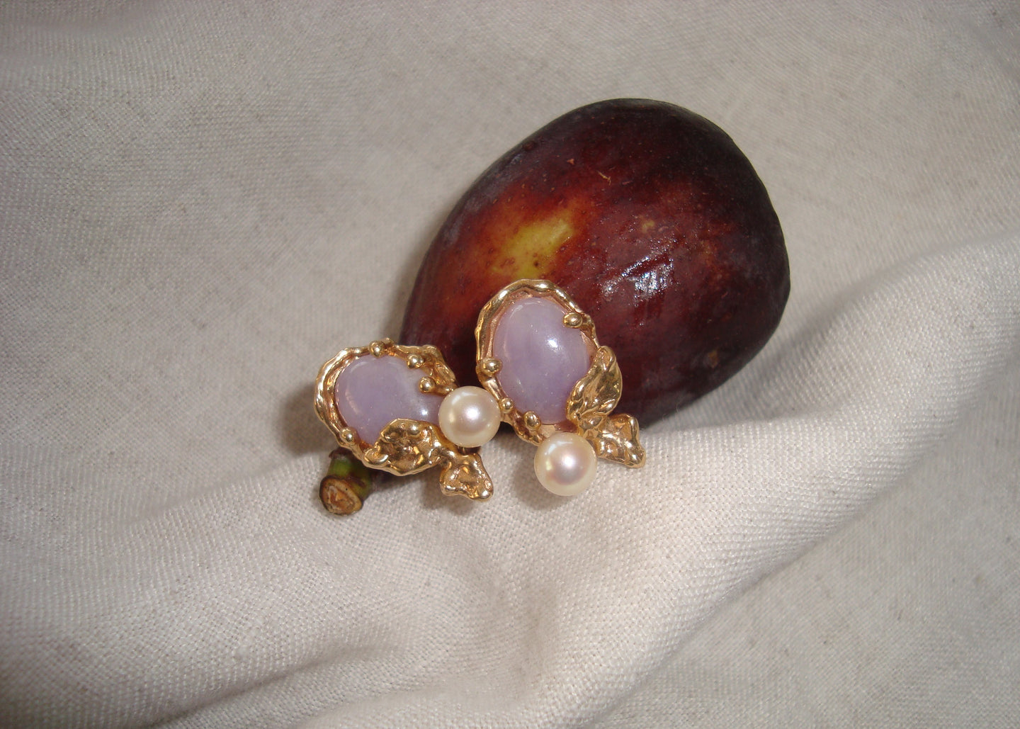 Lavender Jadeite and Pearl Earrings