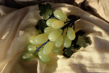 Load image into Gallery viewer, Serpentine Stone ("jade") Grapes
