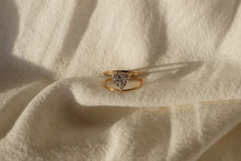 Load image into Gallery viewer, Gold Diamond Heart Ring
