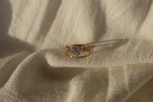 Load image into Gallery viewer, Gold Diamond Heart Ring

